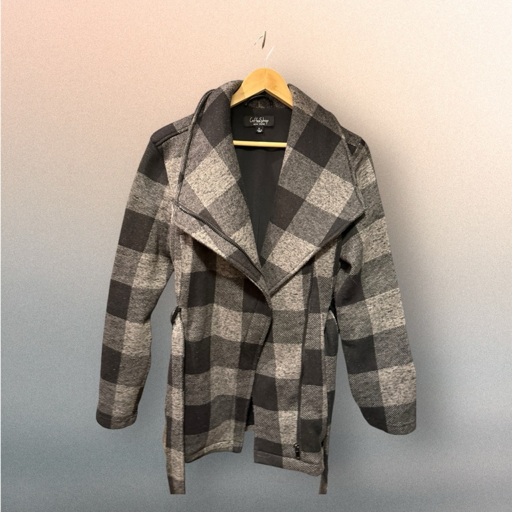 🖤☕️CoffeeShop Black and Gray Checkered wrap jacket with effortless edge.
